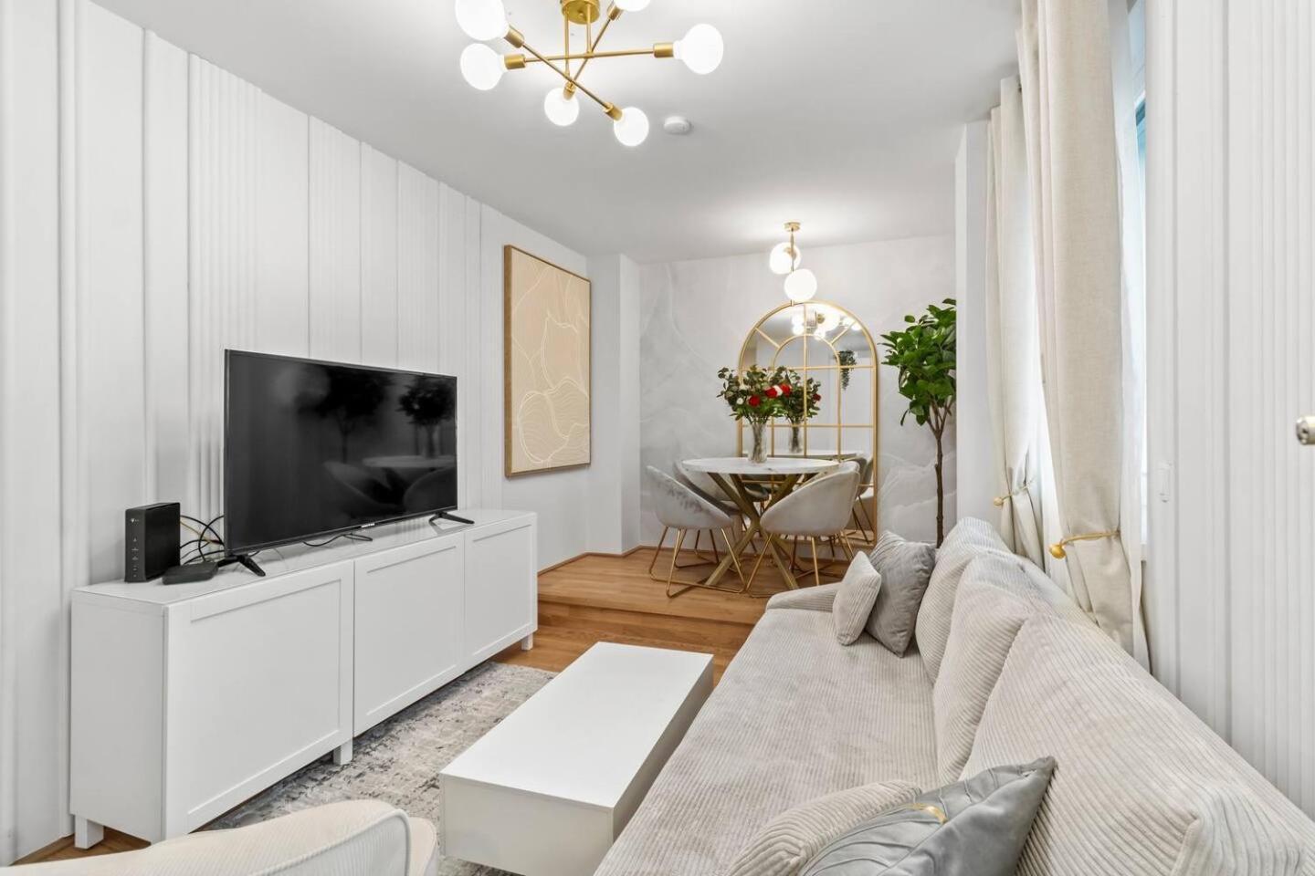 Balkon I Parkplatz I 5 Minuten Zum Einkaufszentrum I Schnelles Wlan * Wien